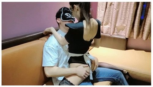 63628-H国高质量黑丝高跟情侣「henry_sera」「sarah579」OF私拍 黑丝女仆和小鲜肉沙发浓密硬核性爱.jpg